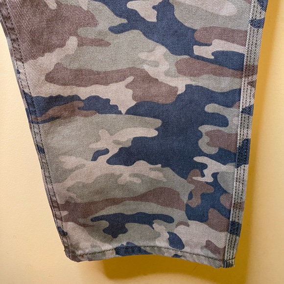Free People We the Free Camo Printed Ankle Jeans Size 30. - Picture 7 of 10
